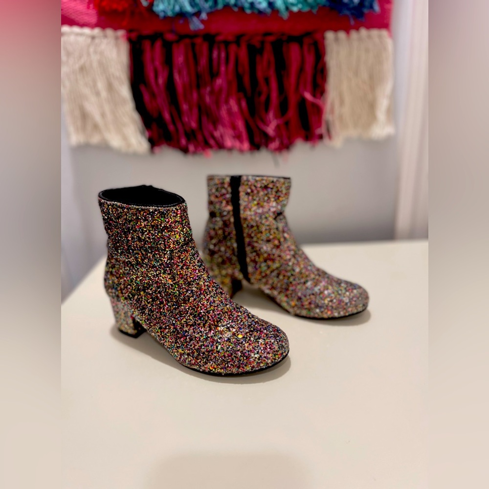 Iridescent glitter heel boot by 1901